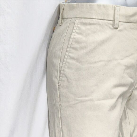 Old Navy Ultimate Straight khakis - Picture 4 of 9